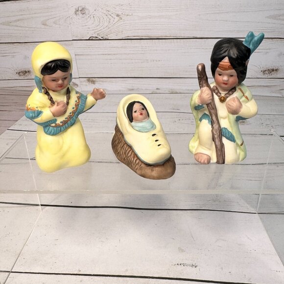 VTG Porcelain American Nativity Set Teepee, Holy Family and Animals Hand Painted - Picture 5 of 16